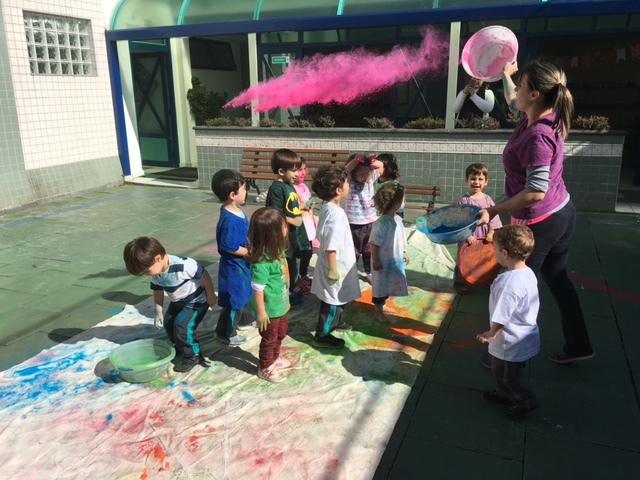 Muita cor e alegria no Happy Holi do Núcleo de Educação Infantil