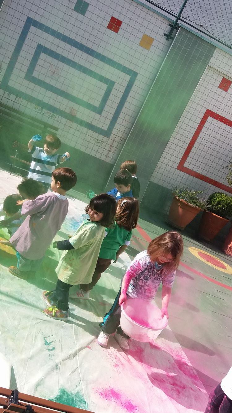 Muita cor e alegria no Happy Holi do Núcleo de Educação Infantil